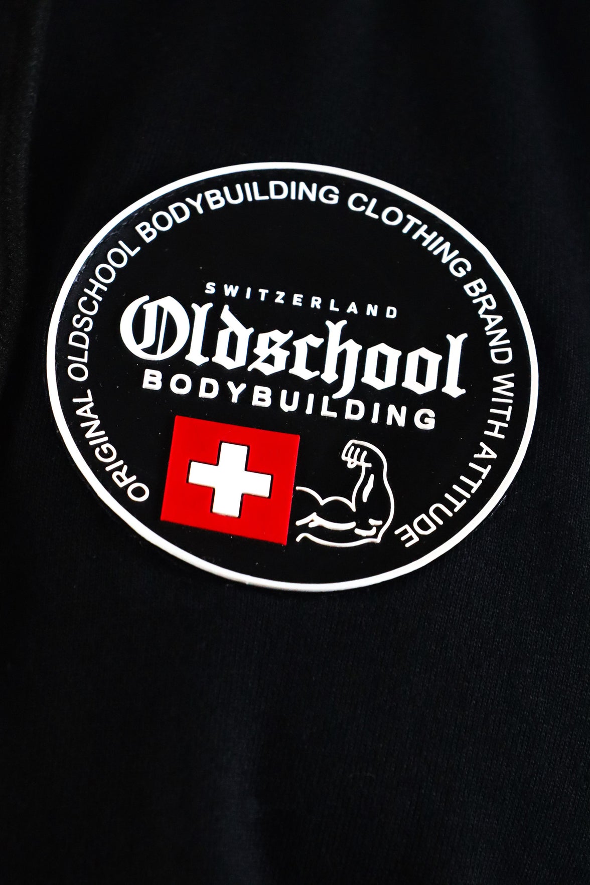 Oldschool Bodybuilding Switzerland Legacy Badges Zipped Hoodie - Schwarz/Rot