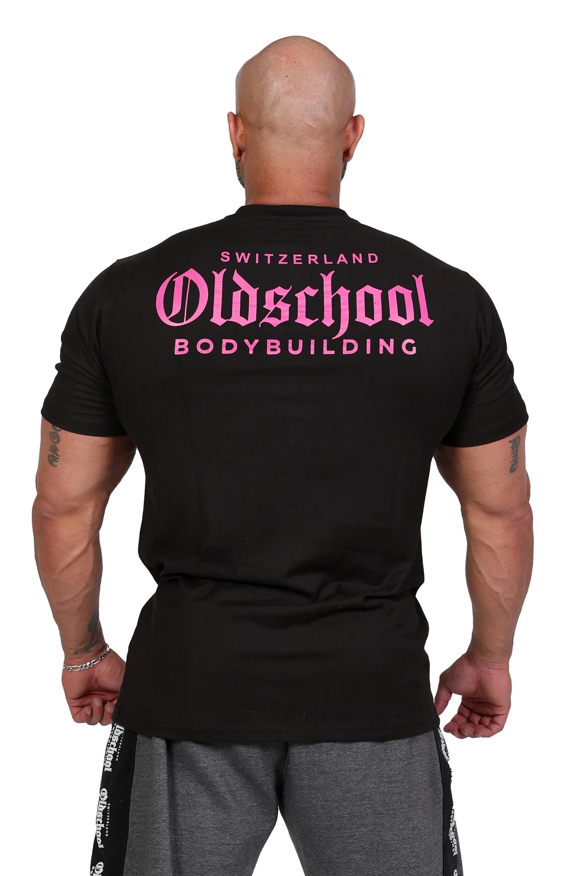 Oldschool Bodybuilding Switzerland Chinon Fitted Tee - Schwarz/Pink
